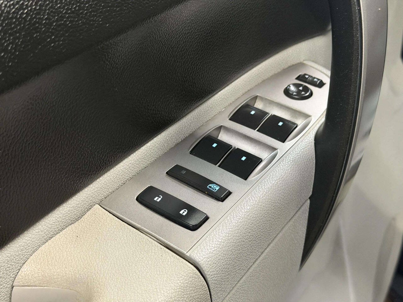 Used 2010 Chevrolet Silverado 1500 LT w/ Power Pack Plus AWD/4WD image 12