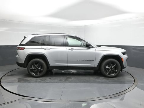 New 2026 Jeep Grand Cherokee Limited w/ Limited Altitude Package RWD image 26