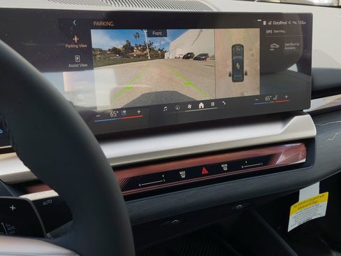 New 2026 BMW 550e xDrive image 10