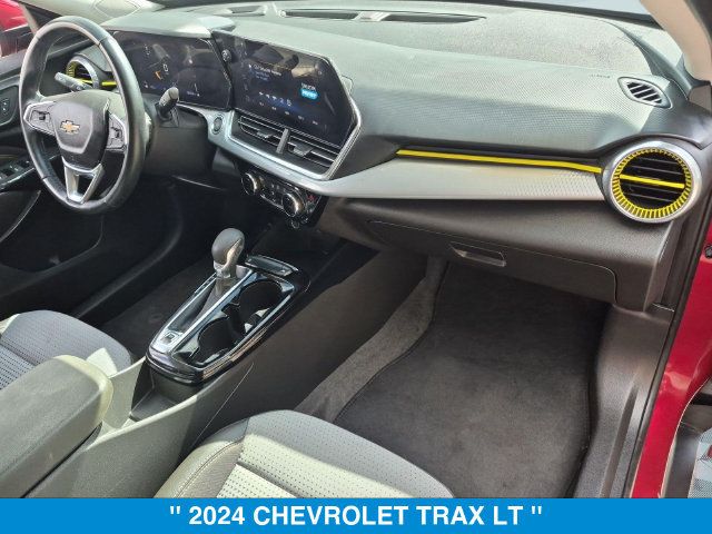 Used 2024 Chevrolet Trax LT w/ Driver Confidence Package FWD image 31