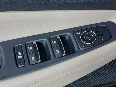 Used 2023 Hyundai Santa Fe SEL image 13