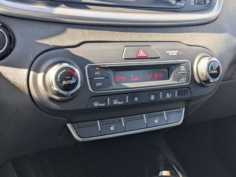 Used 2019 Kia Sorento EX image 18