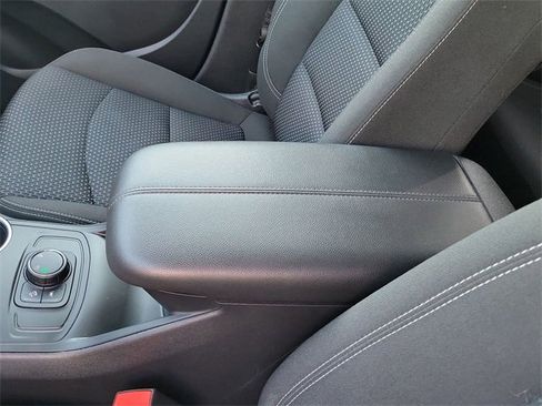 Used 2024 GMC Terrain SLE image 20