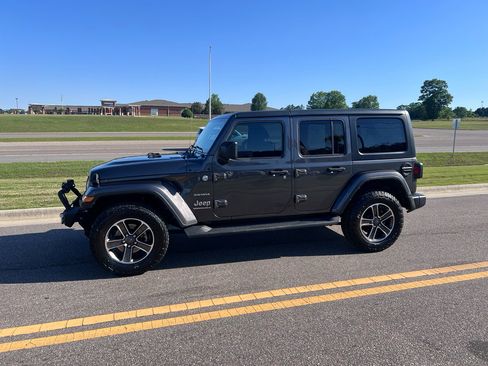 Used 2023 Jeep Wrangler Unlimited Sahara w/ Cold Weather Group AWD/4WD image 10