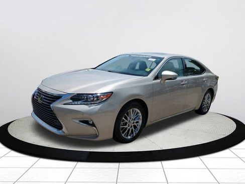 Used 2018 Lexus ES 350 w/ Luxury Package w/Wood Trim FWD image 7
