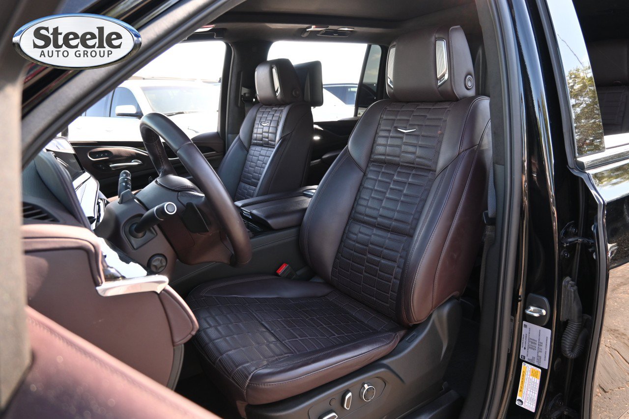 Certified 2023 Cadillac Escalade ESV Sport Platinum AWD/4WD image 18