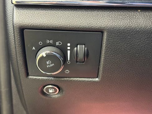 Used 2021 Jeep Grand Cherokee Limited w/ Quick Order Package 28K 80th AWD/4WD image 36