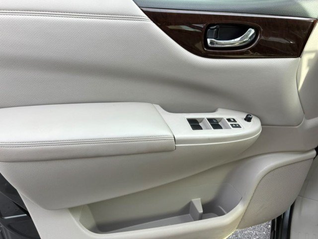 Used 2015 Nissan Quest S FWD image 11