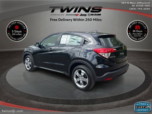 Used 2022 Honda HR-V LX image 2