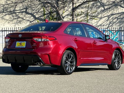 Used 2025 Toyota Corolla SE image 4