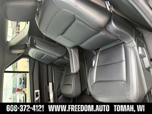 Used 2024 Ford Explorer XLT w/ Equipment Group 202A AWD/4WD image 19