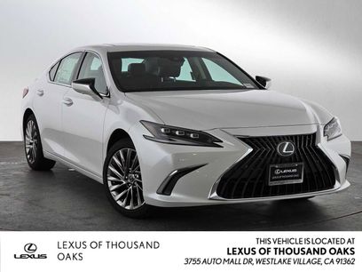 New 2025 Lexus ES 300h w/ Luxury Package