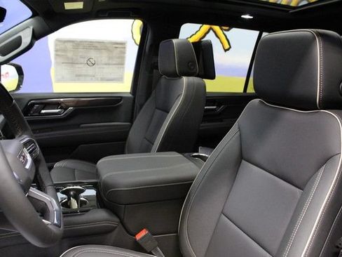 New 2026 GMC Yukon Elevation w/ Elevation Premium Package AWD/4WD image 22