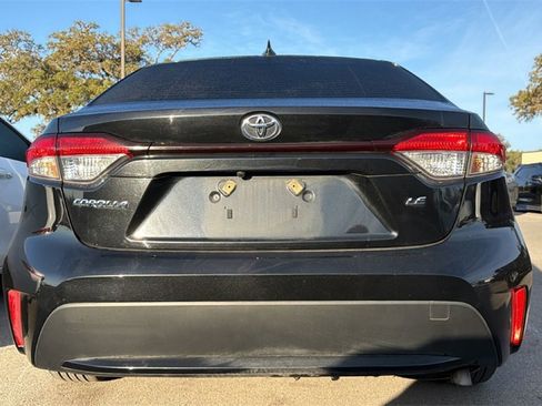 Used 2022 Toyota Corolla LE image 7