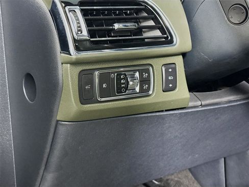 Used 2022 Lincoln Navigator L Black Label AWD/4WD image 8