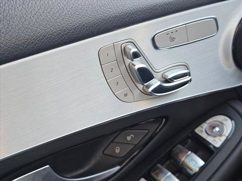 Used 2019 Mercedes-Benz GLC 300 image 9