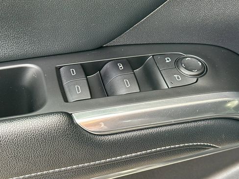 Used 2024 Chevrolet Traverse LT image 12