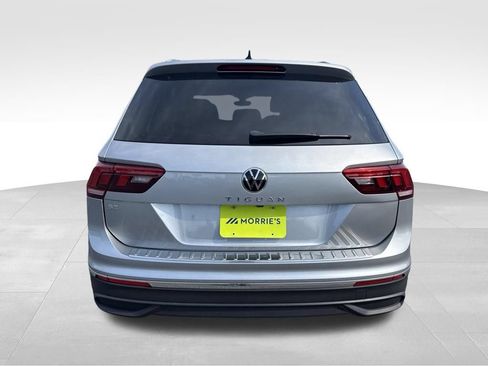 Used 2023 Volkswagen Tiguan SE FWD image 10