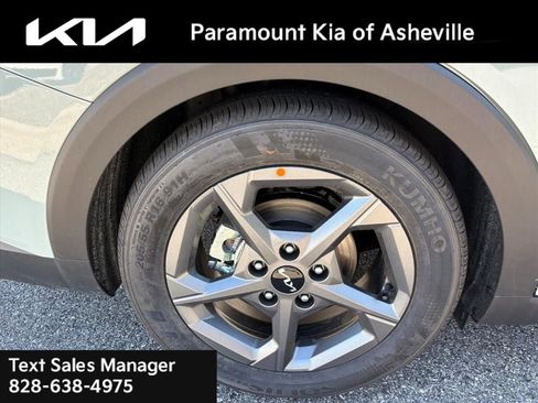 New 2025 Kia K4 LXS image 30