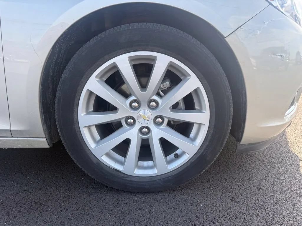 Used 2013 Chevrolet Malibu LT FWD image 10