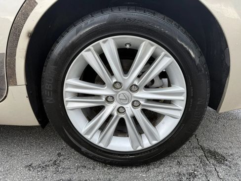 Used 2014 Lexus ES 350 w/ Premium Package FWD image 39