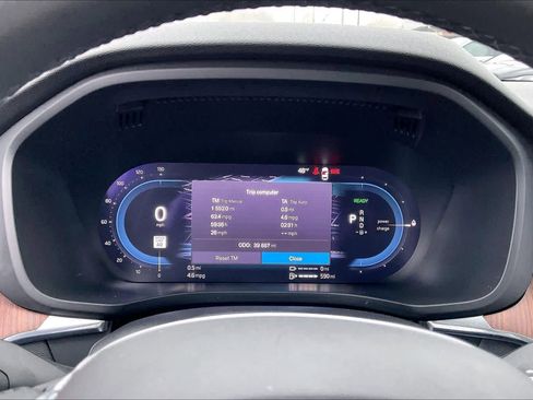 Used 2023 Volvo XC60 T8 Plus image 23