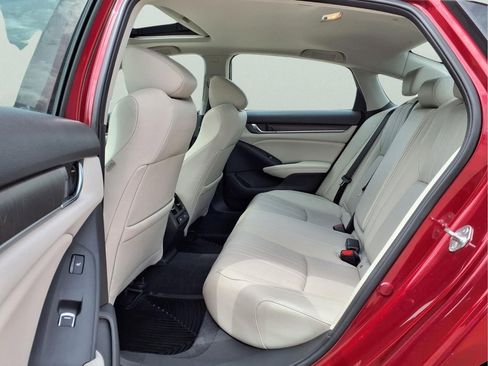 Used 2022 Honda Accord Touring image 10
