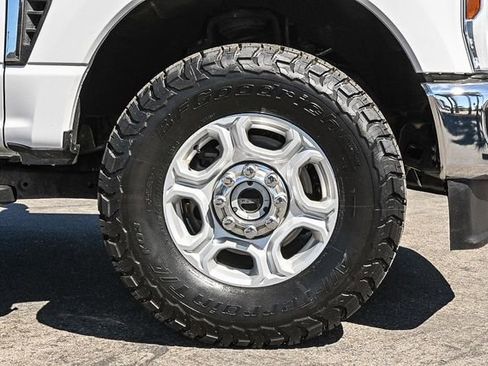 Used 2025 Ford F250 XLT image 12