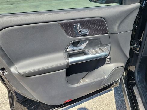 New 2025 Mercedes-Benz GLA 250 image 15