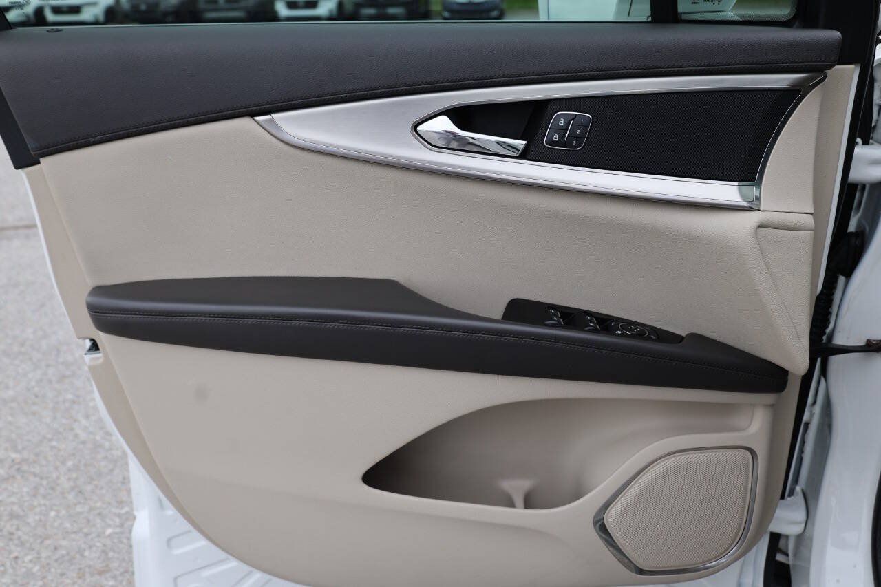 Used 2020 Lincoln Nautilus FWD image 12