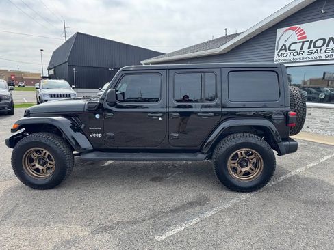 Used 2021 Jeep Wrangler Unlimited Sahara AWD/4WD image 2