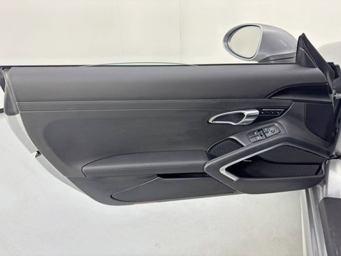 Used 2018 Porsche 718 Cayman S w/ Sport Chrono Package image 33