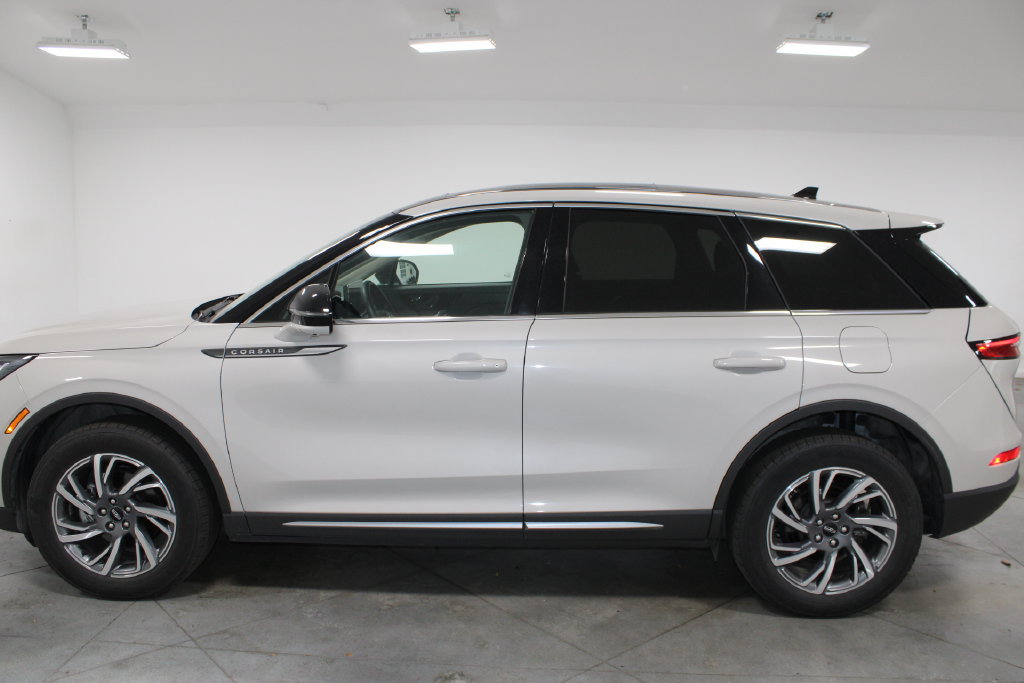 Used 2023 Lincoln Corsair AWD w/ Equipment Group 101A image 6