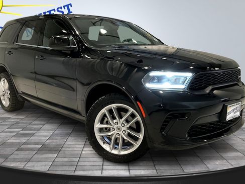Used 2023 Dodge Durango GT image 3