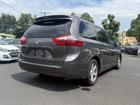 Used 2015 Toyota Sienna LE FWD image 10