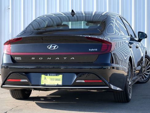 Used 2022 Hyundai Sonata Limited w/ Cargo Package image 4