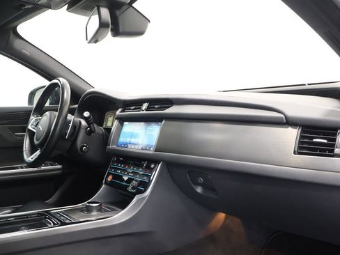 Used 2018 Jaguar XF First Edition image 23