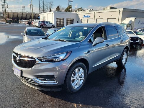 Used 2019 Buick Enclave Essence image 3
