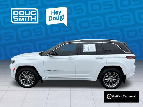 Certified 2022 Jeep Grand Cherokee Summit w/ MOPAR Finishing Package image 3