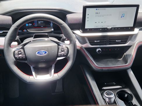 Certified 2025 Ford Explorer ST-Line AWD/4WD image 27