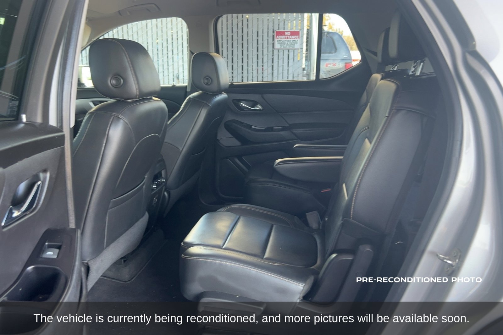 Used 2019 Chevrolet Traverse LT FWD image 12