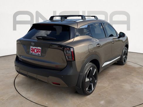 Used 2026 Nissan Kicks SR FWD image 12