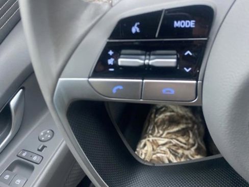 Used 2023 Hyundai Elantra SEL w/ Convenience Package image 18