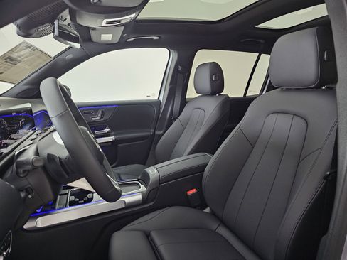 New 2026 Mercedes-Benz GLB 250 4MATIC image 9