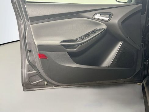 Used 2012 Ford Focus SE image 16