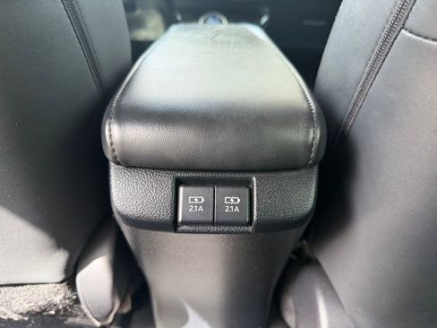 Used 2020 Toyota Prius Prime XLE image 12