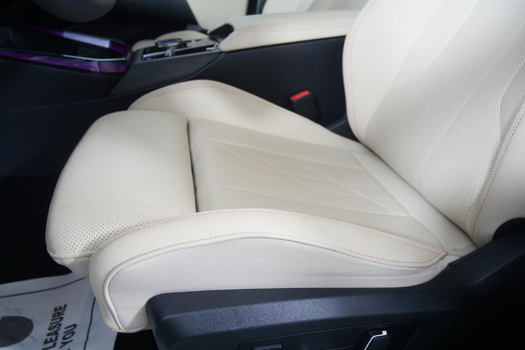 Certified 2025 BMW X3 xDrive30i AWD/4WD image 9