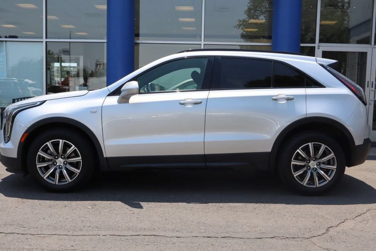 Used 2019 Cadillac XT4 Sport w/ Cold Weather Package AWD/4WD image 2