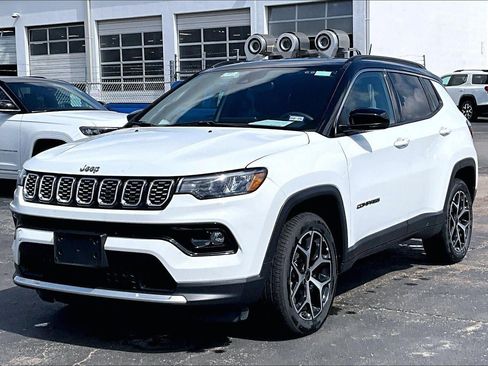 Used 2025 Jeep Compass Limited AWD/4WD image 7