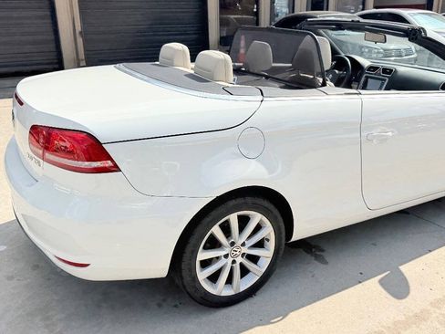 Used 2012 Volkswagen Eos Komfort FWD image 25
